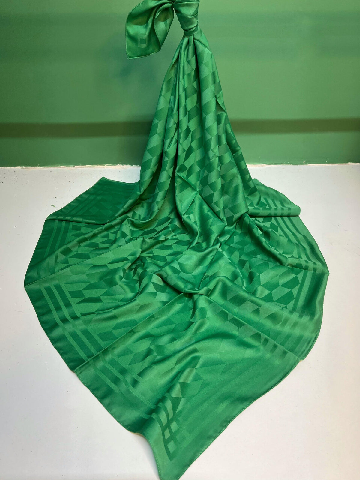 Jakarlı Eşarp KOZA-BENETTON