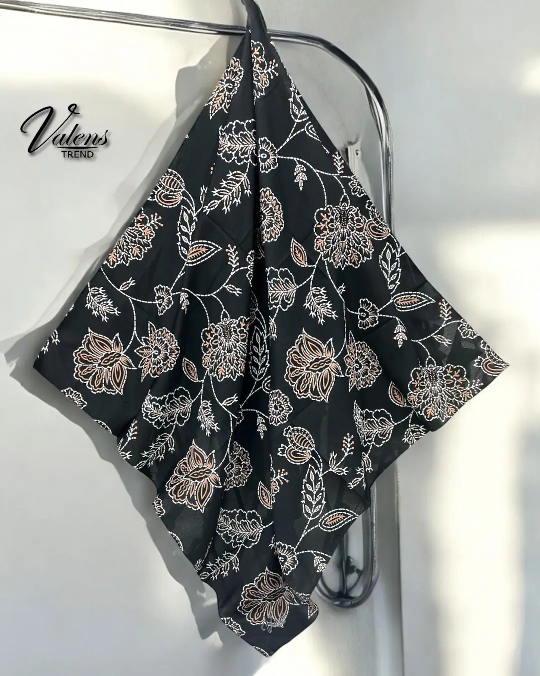 Desenli Koton Eşarp 387