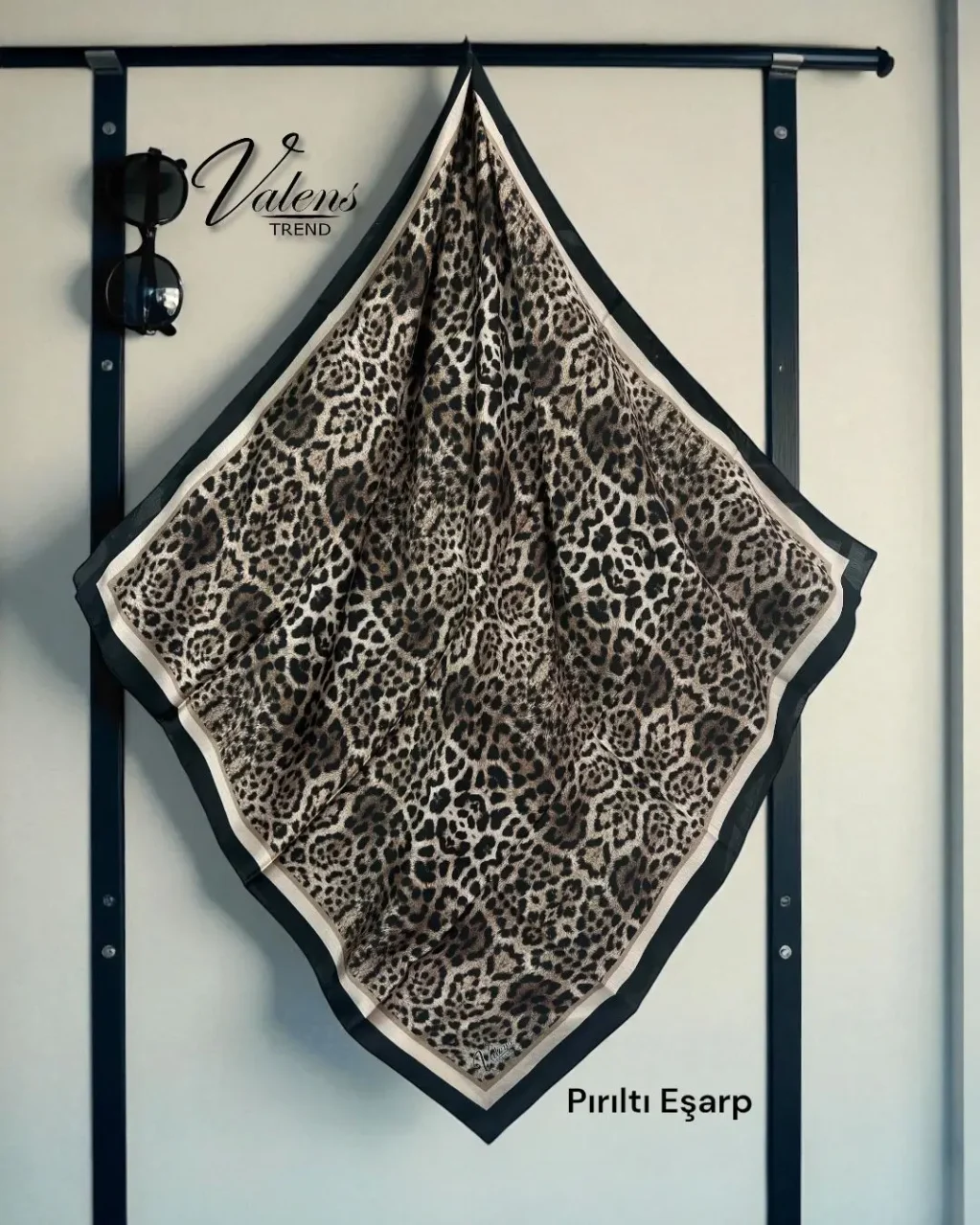 pırıltı eşarp Pırıltı Eşarp 001 - Görsel 1